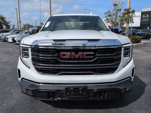 Used 2025 GMC Sierra 1500 SLT AWD/4WD image 3