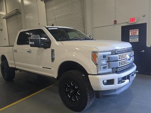 Used 2019 Ford F350 Platinum w/ Platinum Ultimate Package image 2