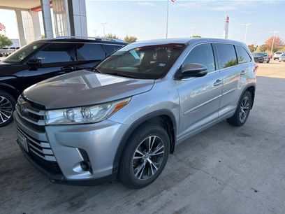 Used 2018 Toyota Highlander LE w/ Protection Package #3