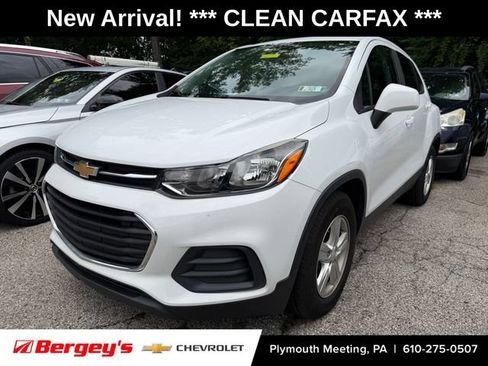 Used 2020 Chevrolet Trax LS w/ Tint and Cruise Package FWD image 1