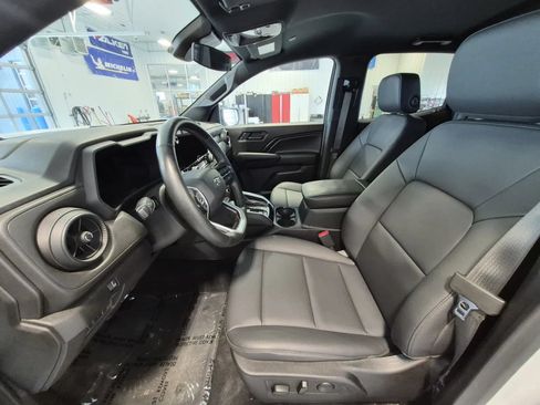 Used 2025 Chevrolet Colorado Trail Boss AWD/4WD image 9