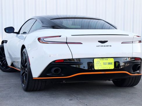 Used 2022 Aston Martin DB11 Coupe image 6