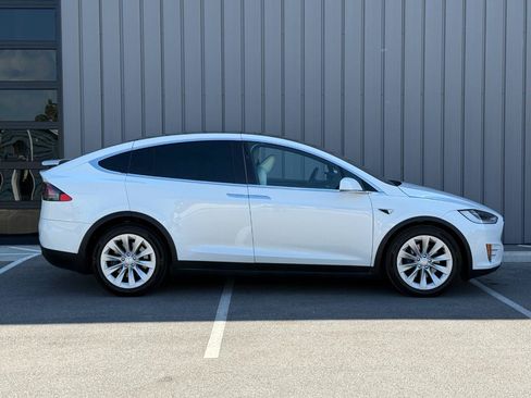 Used 2020 Tesla Model X AWD/4WD image 4