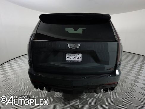 Used 2025 Cadillac Escalade V w/ LPO, ONYX Package image 6