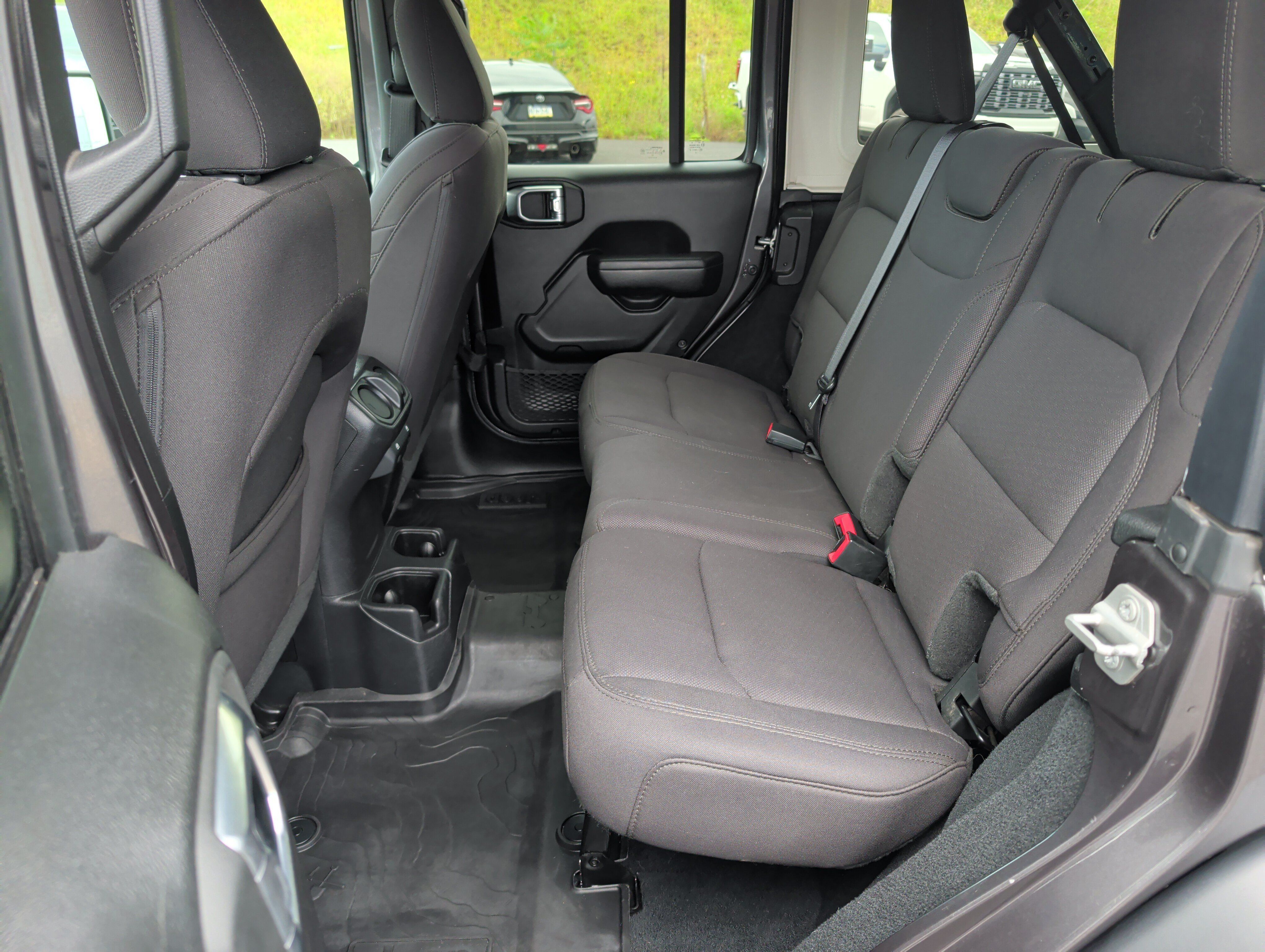 Used 2022 Jeep Wrangler Unlimited Sport AWD/4WD image 13