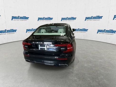 Used 2022 Volvo S60 B5 Momentum image 10