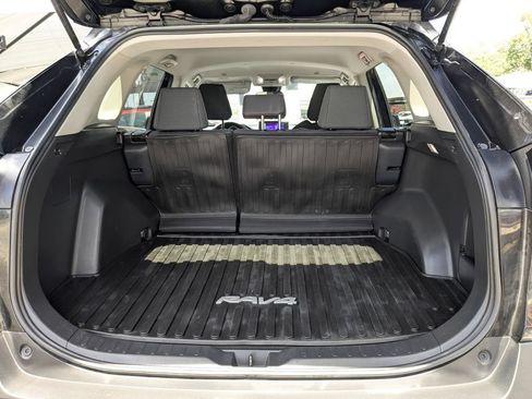 Used 2025 Toyota RAV4 LE AWD/4WD image 26