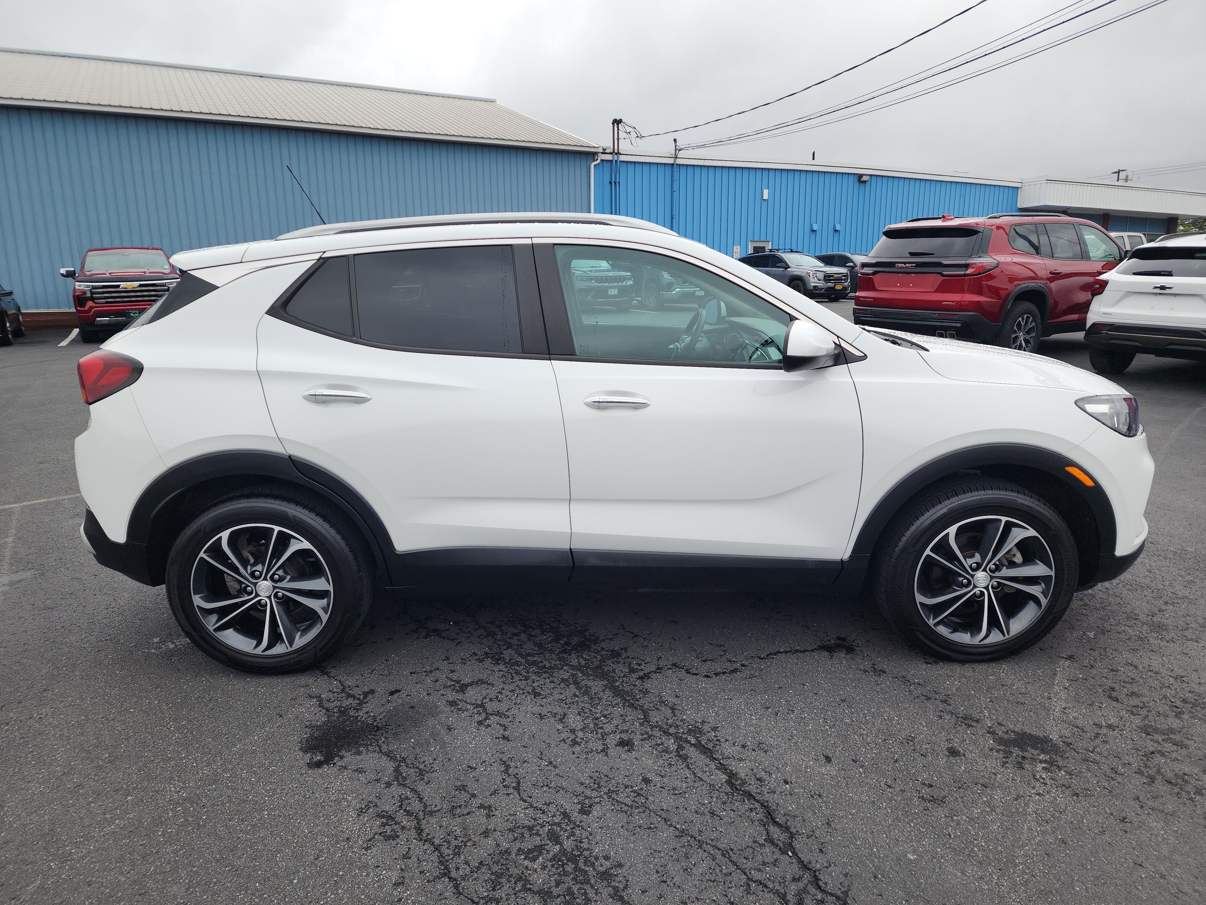 Certified 2021 Buick Encore GX Select AWD/4WD image 9