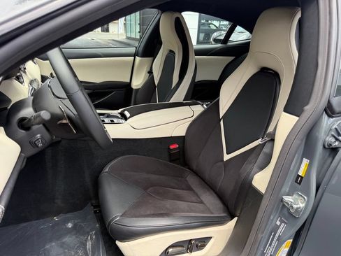 New 2025 Karma Revero Luxury RWD image 13