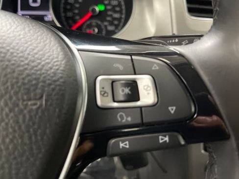 Used 2016 Volkswagen Golf S FWD image 17