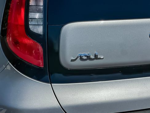 Used 2016 Kia Soul FWD image 36