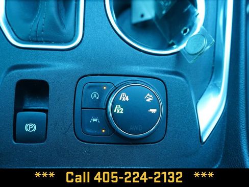 Used 2023 Chevrolet Traverse Premier AWD/4WD image 44