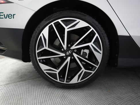 Used 2025 Hyundai Ioniq 6 SEL RWD image 22