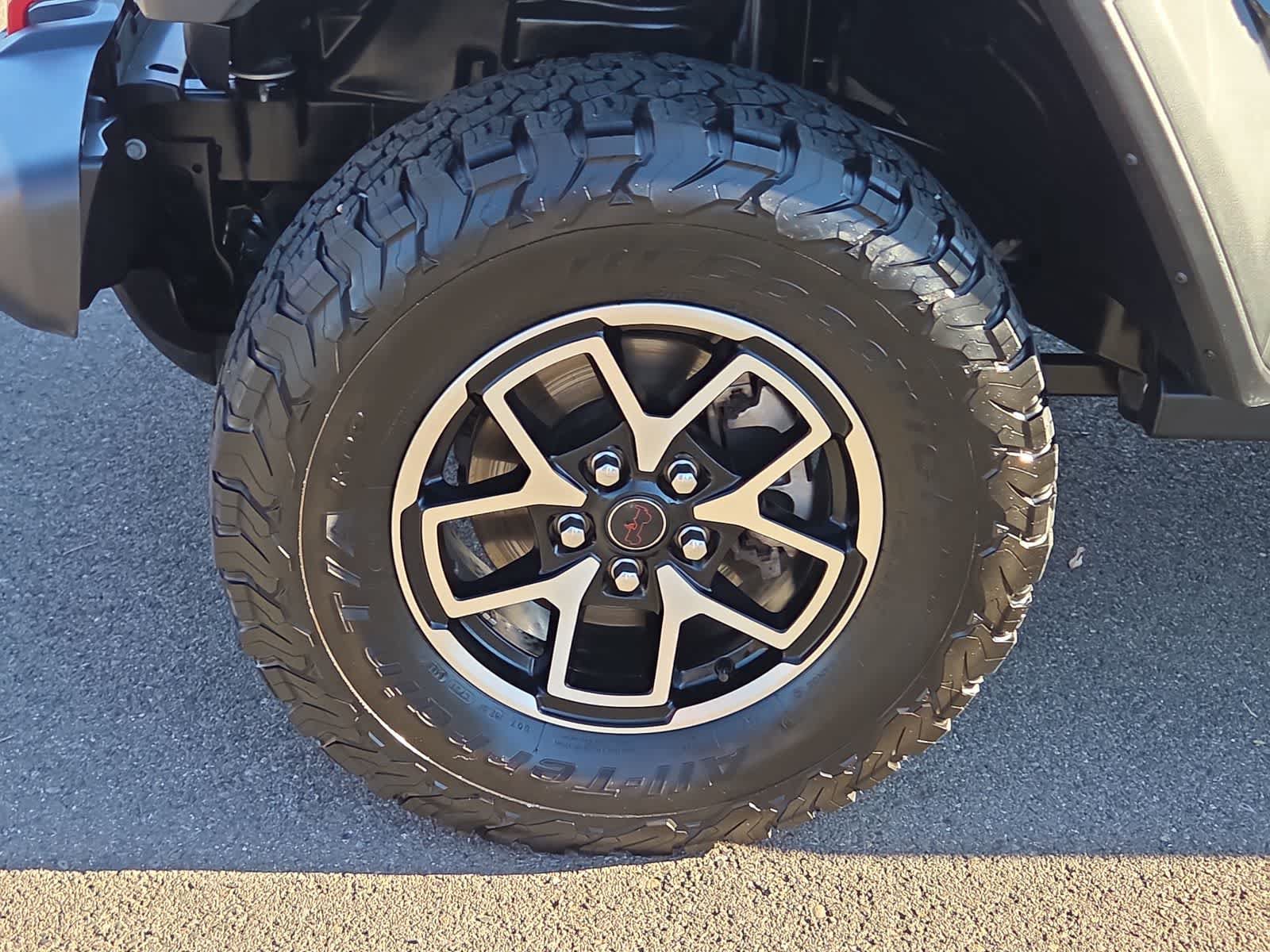 Used 2025 Jeep Wrangler Unlimited Rubicon AWD/4WD image 16