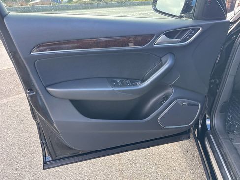 Used 2018 Audi Q3 2.0T Premium Plus w/ Premium Plus Package image 27