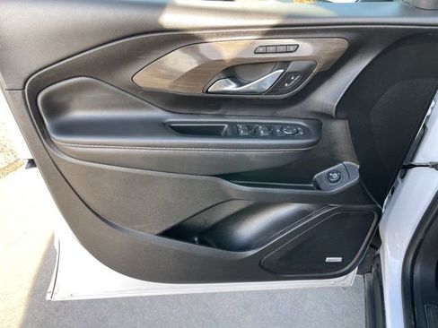 Used 2024 GMC Terrain Denali w/ Denali Premium Package image 15