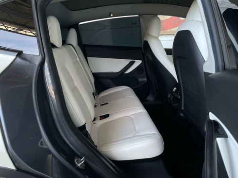 Used 2021 Tesla Model Y Performance image 16