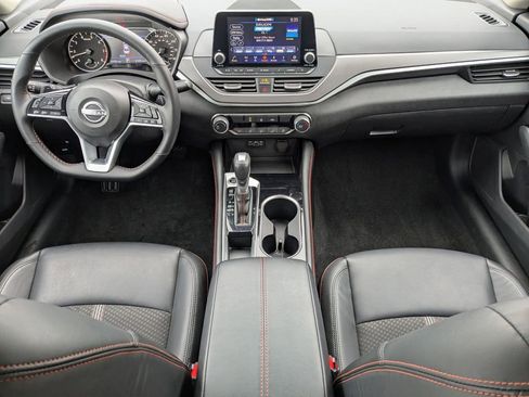 Used 2025 Nissan Altima 2.5 SR image 29