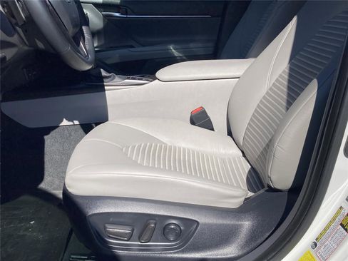 Used 2022 Toyota Camry SE image 26