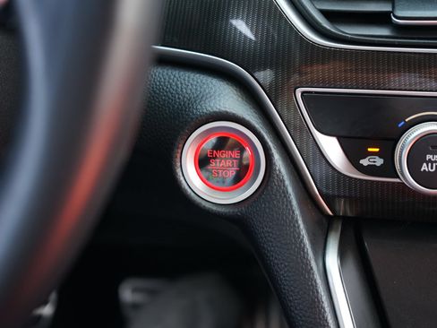 Used 2019 Honda Accord Sport image 14