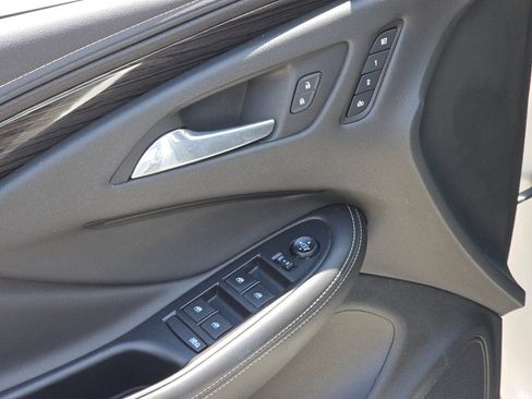Used 2018 Buick Envision Essence AWD/4WD image 22