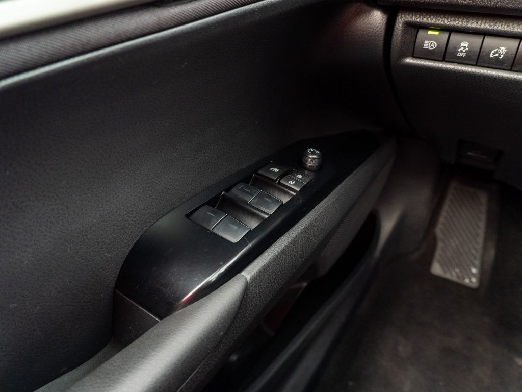 Used 2025 Toyota Camry LE FWD image 28