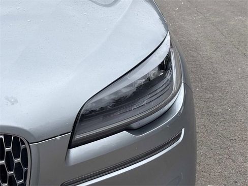 Certified 2023 Lincoln Aviator Reserve w/ Equipment Group 201A image 10