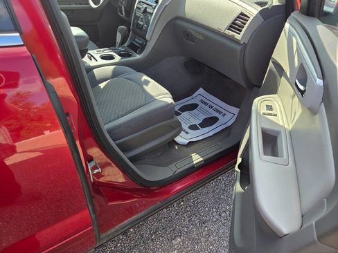 Used 2012 Chevrolet Traverse LT image 14