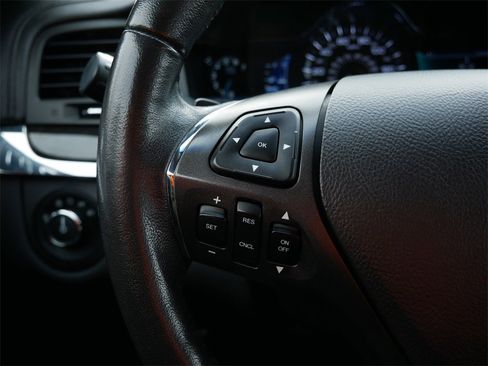 Used 2016 Lincoln MKS AWD image 17