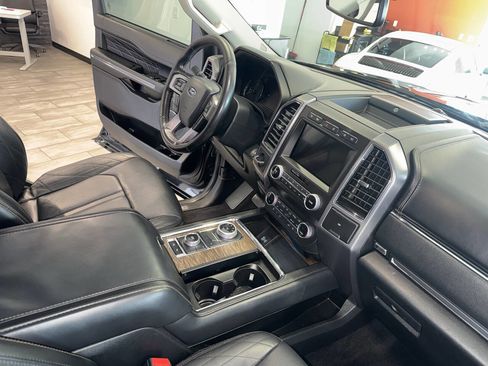 Used 2021 Ford Expedition Platinum image 25
