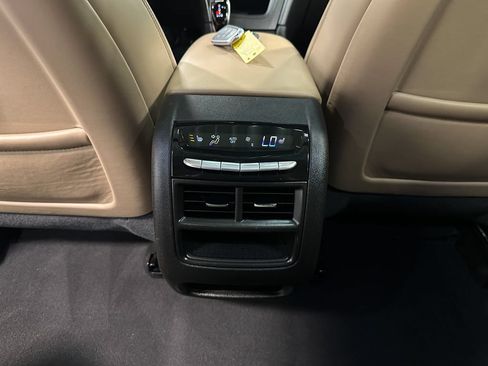 Used 2023 Cadillac XT5 Sportv w/ Platinum Package AWD/4WD image 79