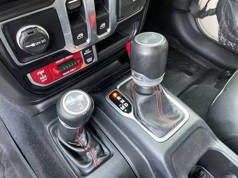 Used 2022 Jeep Wrangler Rubicon w/ LED Lighting Group AWD/4WD image 21