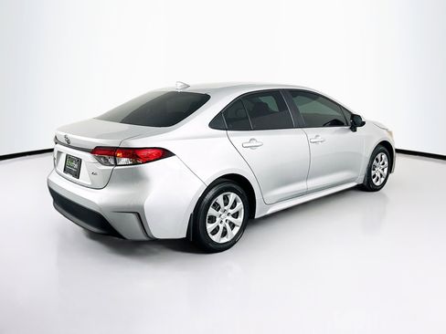 Used 2025 Toyota Corolla LE image 9