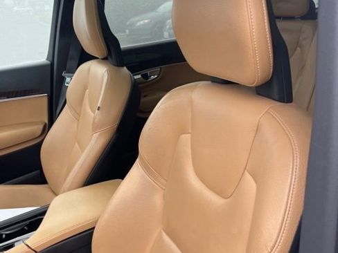 Used 2016 Volvo XC90 T6 Momentum image 12