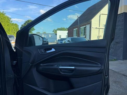 Used 2018 Ford Escape SE FWD image 18