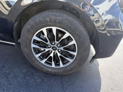 Certified 2025 Ford Expedition Platinum