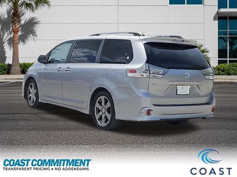 Used 2017 Toyota Sienna SE Premium FWD image 8