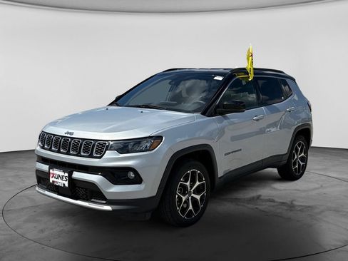 Used 2025 Jeep Compass Limited AWD/4WD image 4