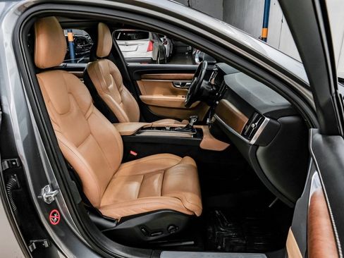 Used 2017 Volvo S90 T6 Inscription w/ Vision Package image 44