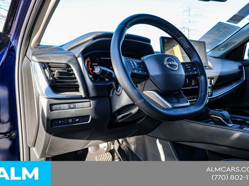 Used 2025 Nissan Rogue Platinum image 22