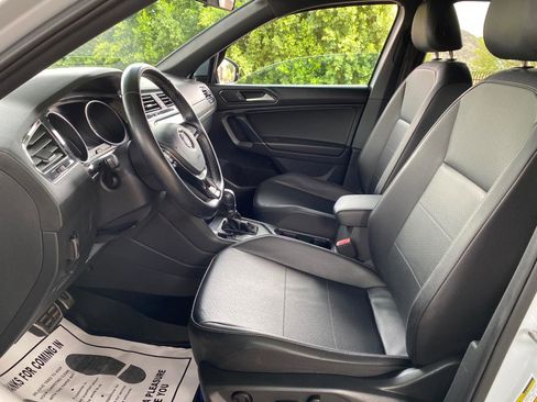 Used 2018 Volkswagen Tiguan SEL w/ R-Line Package image 38