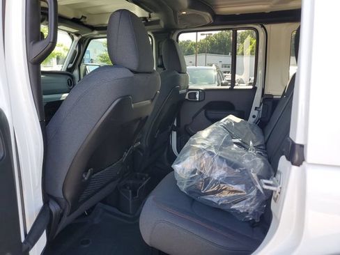 Certified 2026 Jeep Wrangler Unlimited Rubicon w/ Xtreme 35 Tire Package AWD/4WD image 15