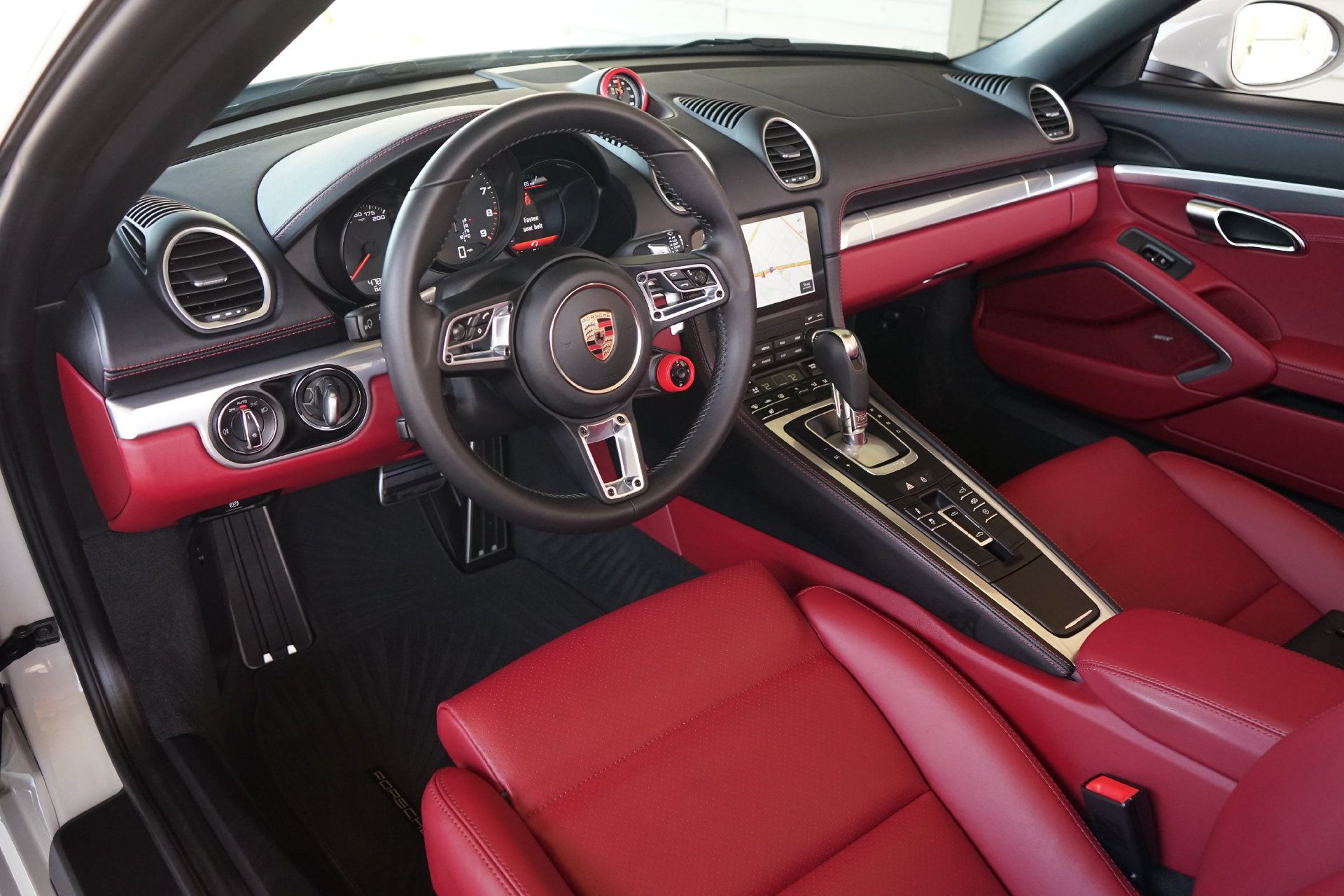 Used 2025 Porsche 718 Boxster GTS RWD image 2