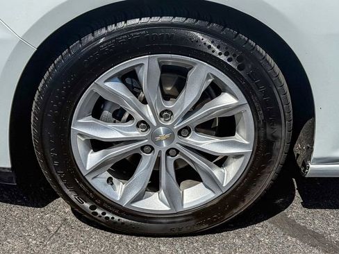 Used 2024 Chevrolet Malibu LT FWD image 11