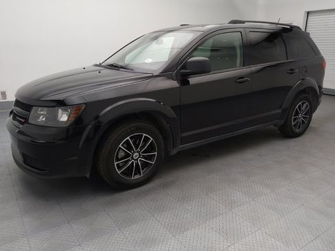 Used 2018 Dodge Journey SE w/ Popular Equipment Group FWD image 2