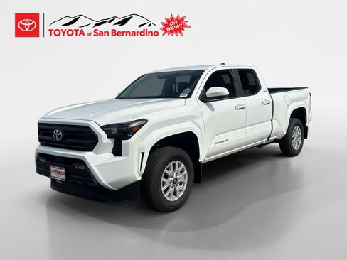 Certified 2025 Toyota Tacoma SR5 AWD/4WD image 1