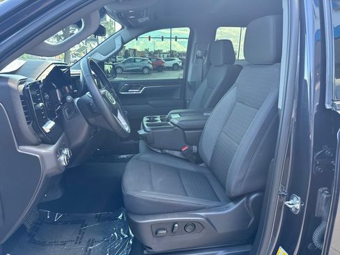 Used 2025 GMC Sierra 1500 Elevation AWD/4WD image 9