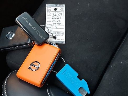 Used 2021 Volvo XC40 T5 R-Design w/ Advanced Package image 64