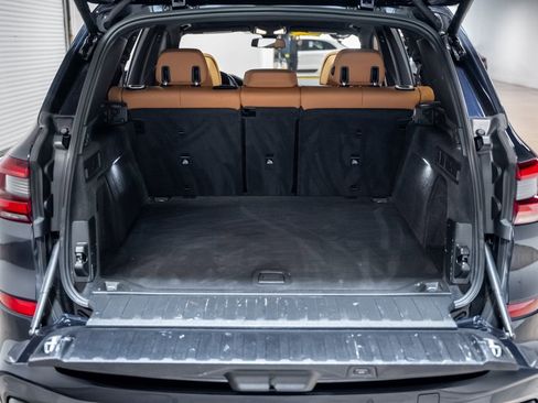 Used 2023 BMW X5 M50i w/ Executive Package image 57