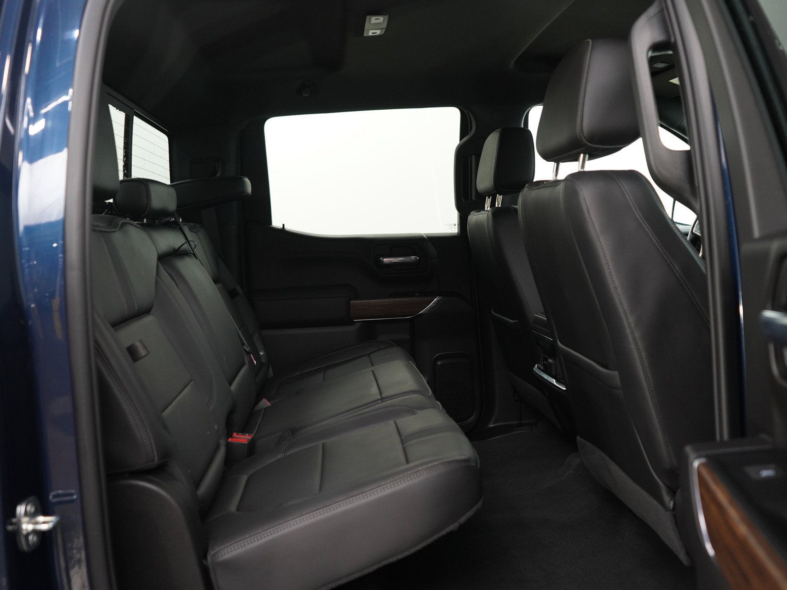 Used 2022 Chevrolet Silverado 1500 High Country w/ Safety Package II AWD/4WD image 12